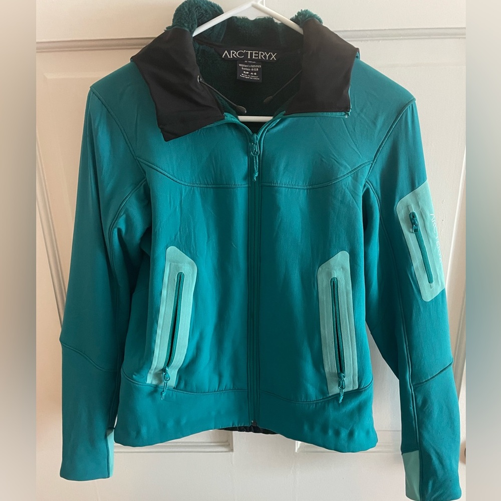 Arc'teryx Women's Green Winter Jacket size small